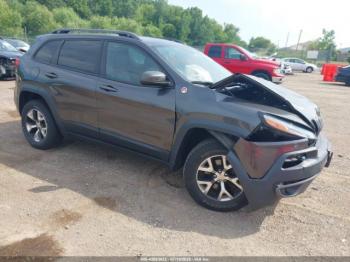  Salvage Jeep Cherokee
