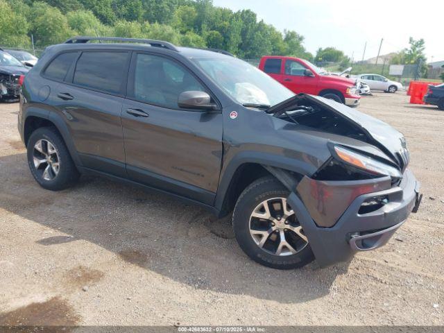  Salvage Jeep Cherokee