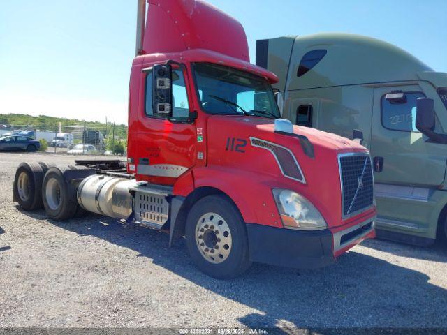  Salvage Volvo Vn