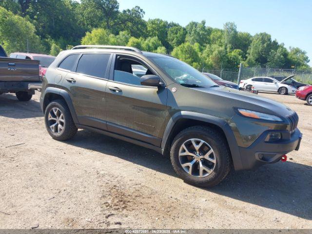  Salvage Jeep Cherokee