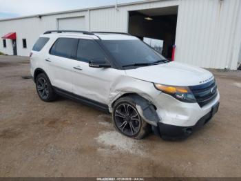  Salvage Ford Explorer