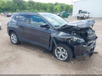  Salvage Jeep Compass