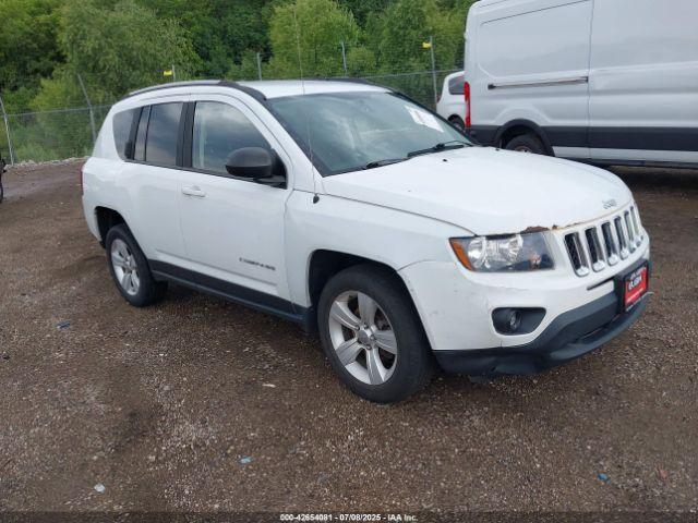  Salvage Jeep Compass