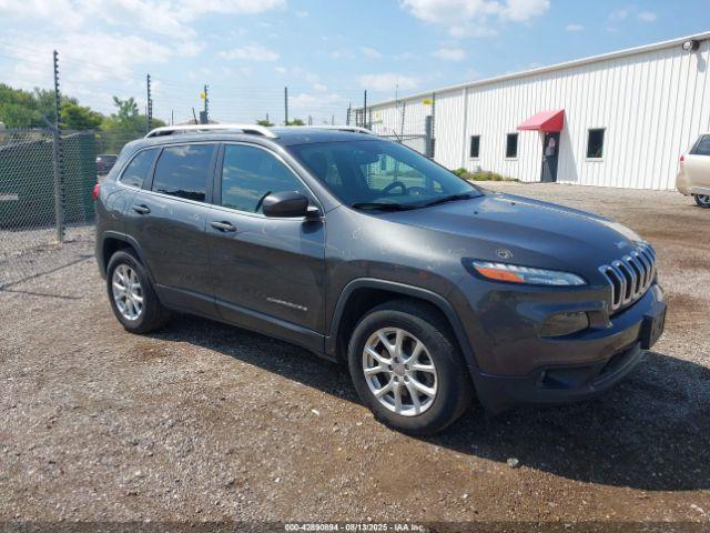  Salvage Jeep Cherokee