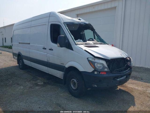  Salvage Mercedes-Benz Sprinter 2500
