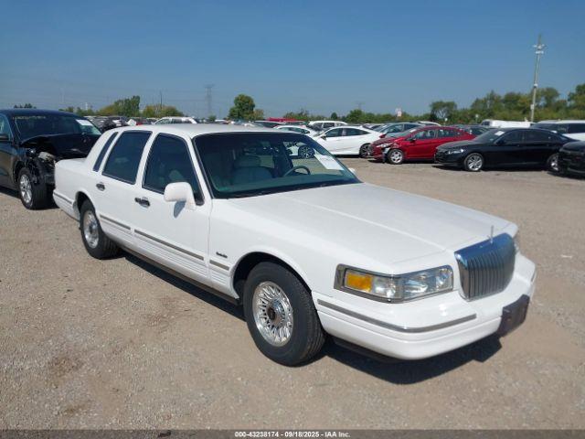  Salvage Lincoln Towncar