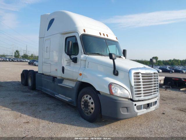  Salvage Freightliner Cascadia 125