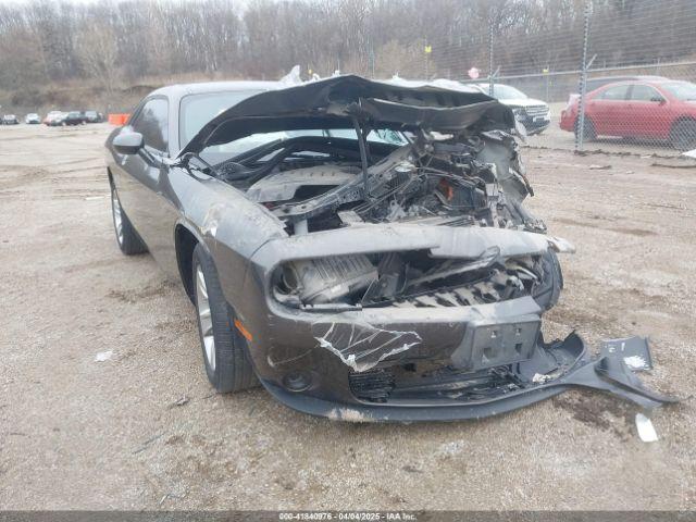  Salvage Dodge Challenger