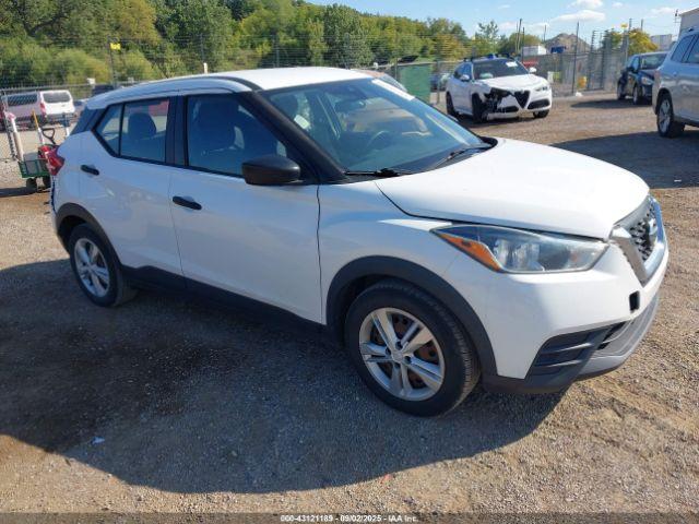  Salvage Nissan Kicks