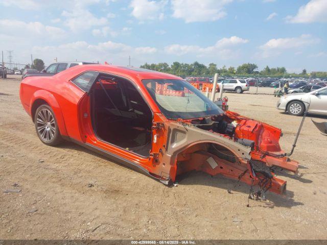  Salvage Dodge Challenger
