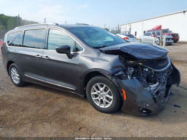  Salvage Chrysler Pacifica