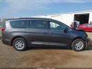 Chrysler Pacifica Touring L Image 13