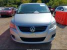 Volkswagen Routan S Image 2