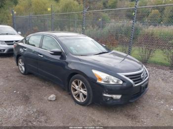  Salvage Nissan Altima
