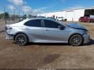Toyota Camry Se Image 12