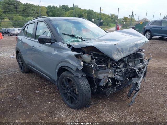  Salvage Nissan Kicks
