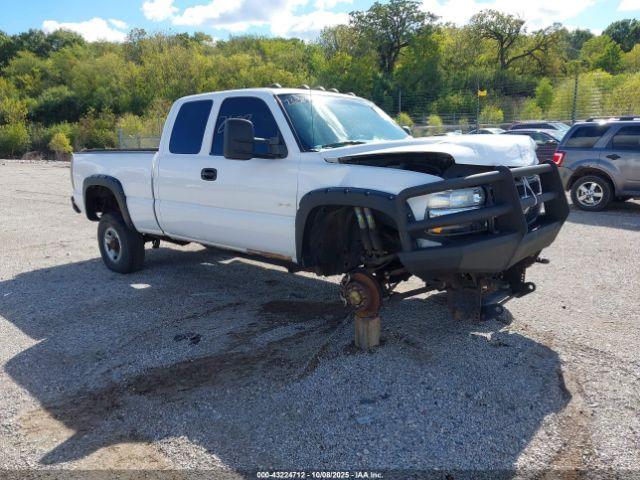  Salvage Chevrolet Silverado 2500