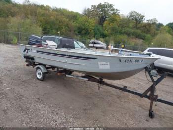  Salvage Lowe Luncker Iii 16 Foot Boat