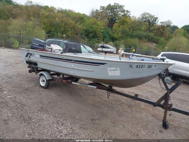  Salvage Lowe Luncker Iii 16 Foot Boat