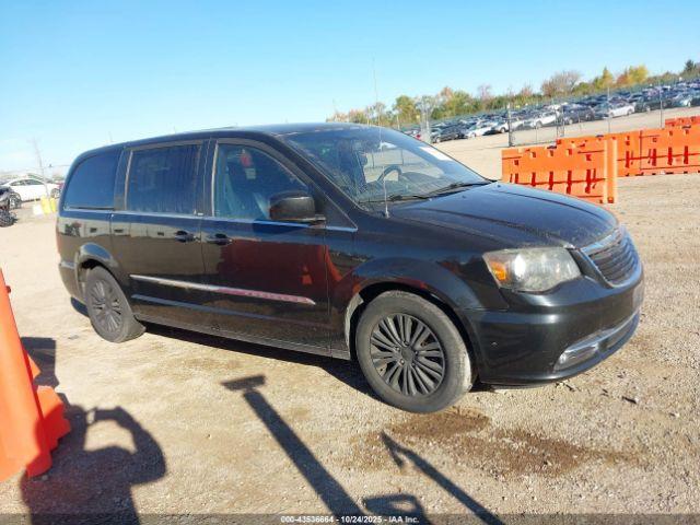  Salvage Chrysler Town & Country
