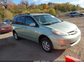  Salvage Toyota Sienna