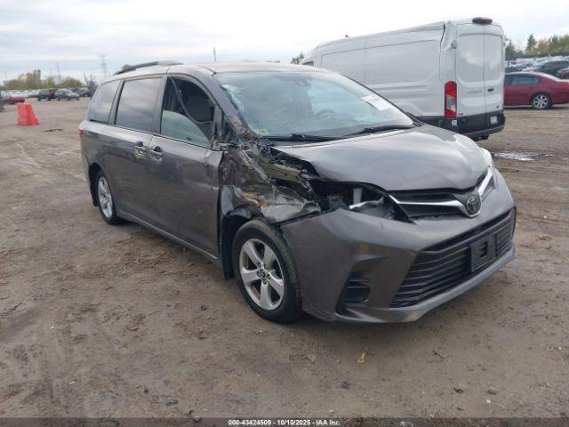  Salvage Toyota Sienna