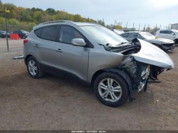  Salvage Hyundai TUCSON