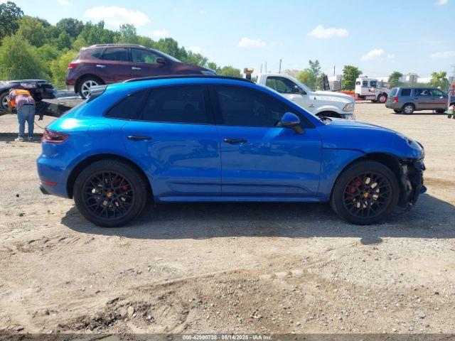 Porsche Macan Gts Image 15