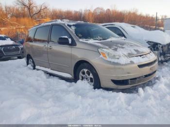  Salvage Toyota Sienna