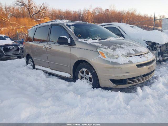  Salvage Toyota Sienna