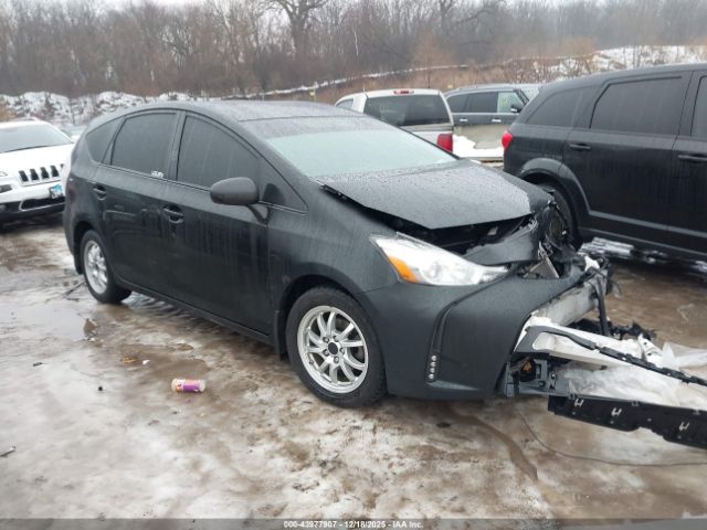 Toyota Prius v Two Image 1