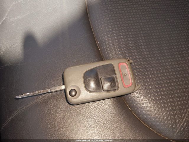 Chrysler Crossfire Limited Image 2