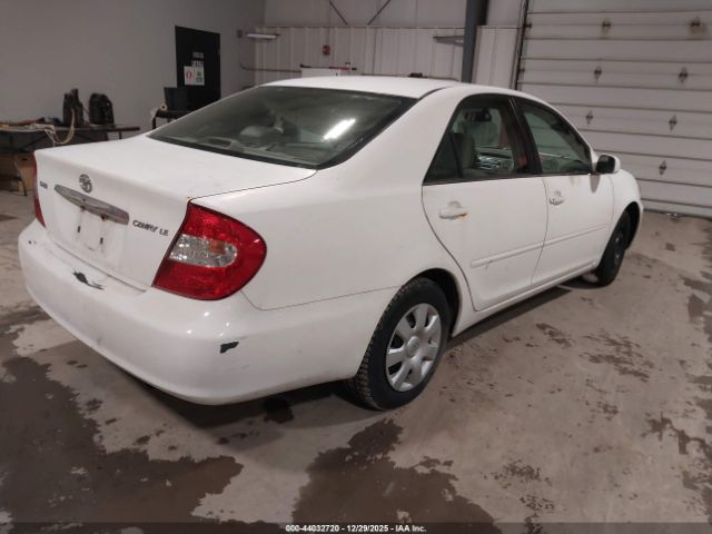 Toyota Camry Le Image 2