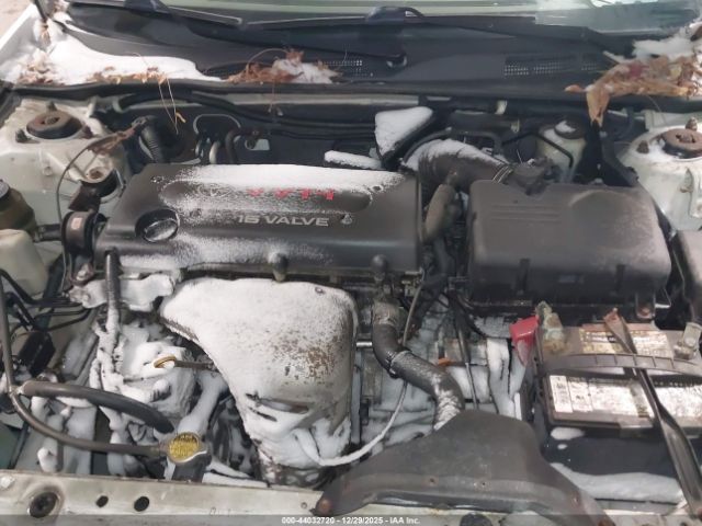 Toyota Camry Le Image 7