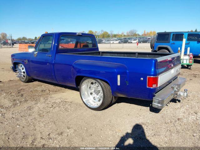 Chevrolet C30 Image 2