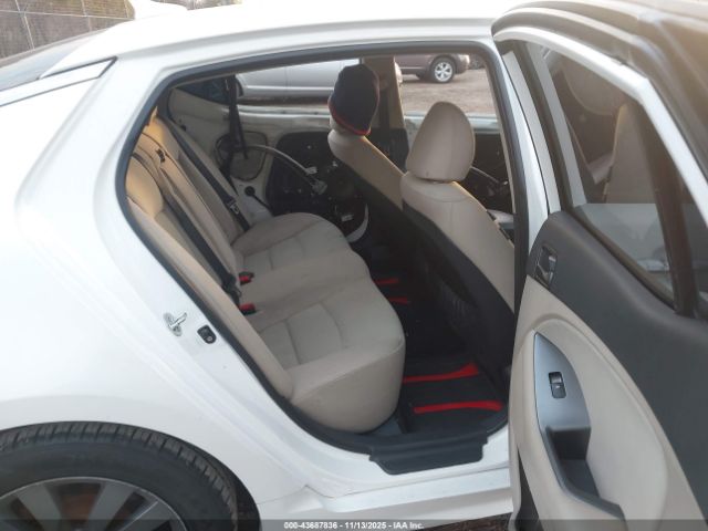 Kia Optima Lx Image 13