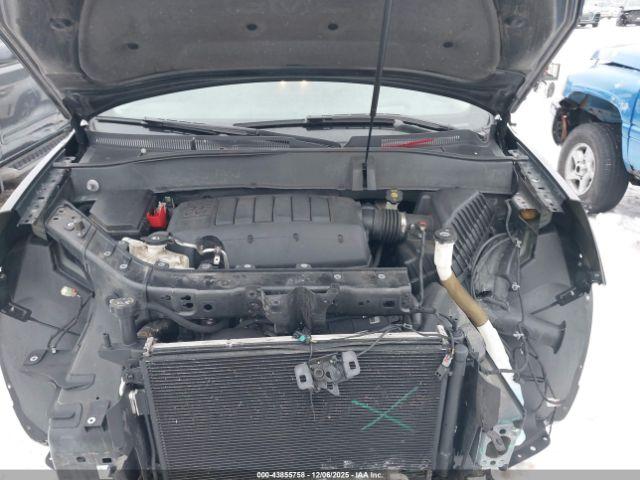 GMC Acadia Denali Image 12