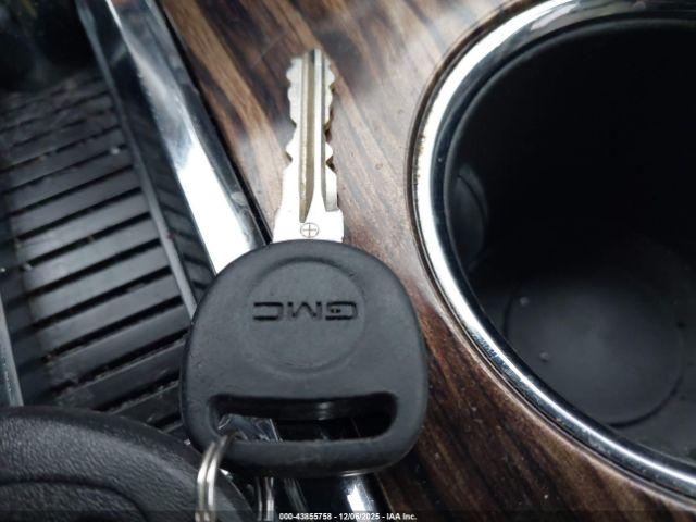 GMC Acadia Denali Image 6