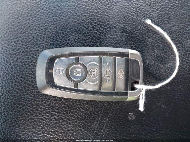 Ford F-150 Lariat Image 11