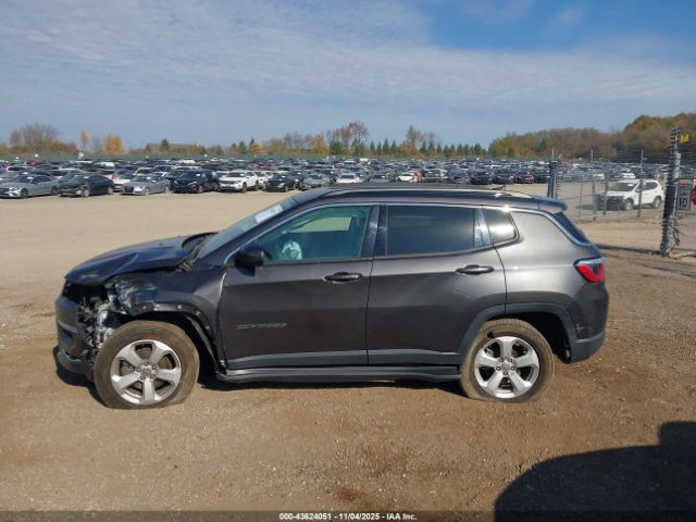 Jeep Compass Latitude 4x4 Image 12