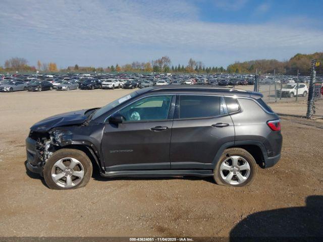 Jeep Compass Latitude 4x4 Image 12