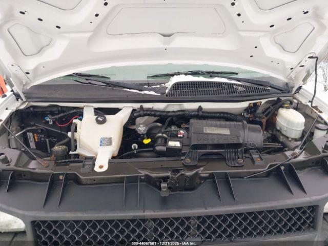 Chevrolet Express Work Van Image 5