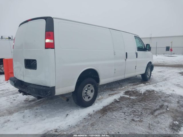 Chevrolet Express Work Van Image 10