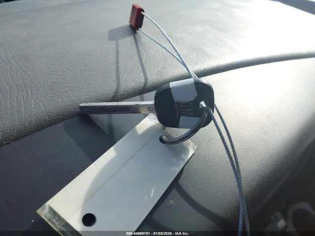 Chevrolet Express Work Van Image 3