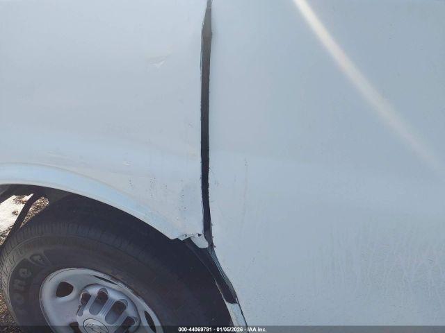 Chevrolet Express Work Van Image 2