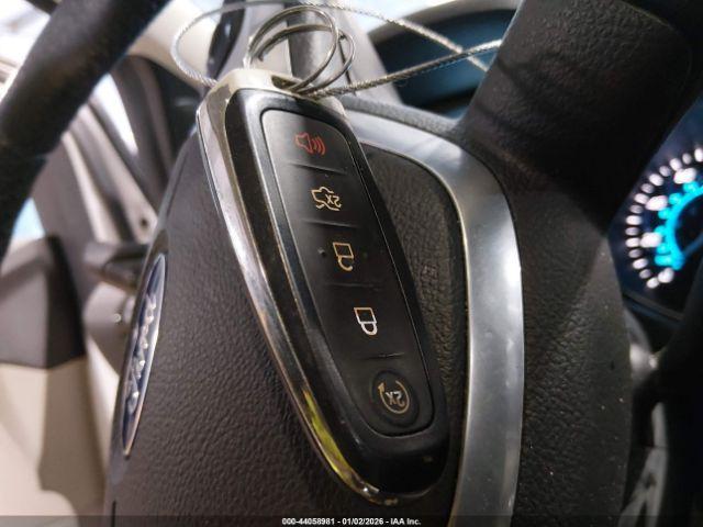 Ford Escape Titanium Image 4