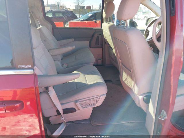 Chrysler Town & Country Touring Image 4