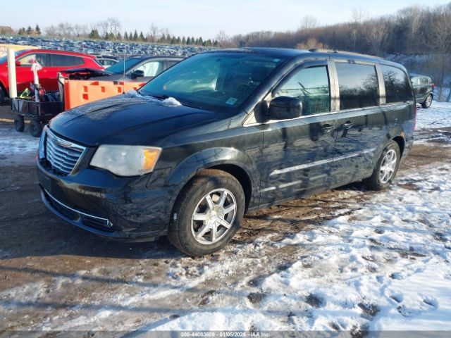 Chrysler Town & Country Touring Image 4