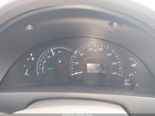 Toyota Camry Image 11