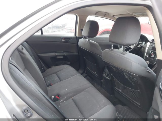 Suzuki Kizashi Se Image 6